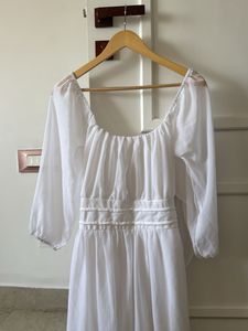 Backless Chic White Off-Shoulder Maxi Dress
