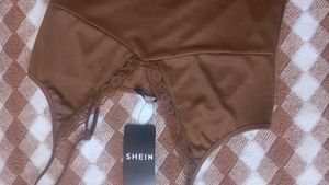 L size Lace Trim Cami Top