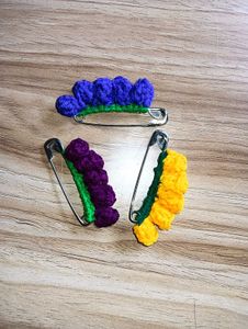 stylish saree brooches
