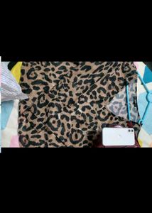 Leopard Print Sheer V-Neck SCHAKET