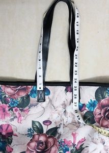 ➕️Free Pouch 🆕️ Flower Print With Leather Purse