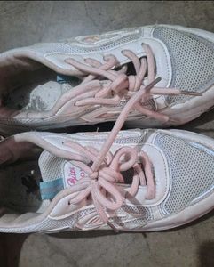 Cute White &amp; Pink Lace-Up Sneakers