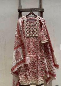 Elegant Floral Print Kurta Set with Dupatta