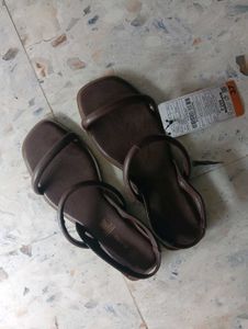 Stylish Maroon Flat Sandals 💅🏻💋