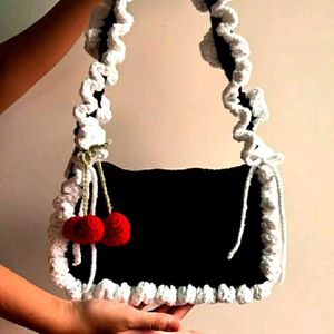 l am selling a crochet handmade bag