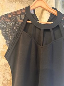 🛍️🛍️SALE!!! Black Lace Detail Top, Bust- 32/30