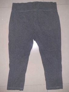 🤍 Authentic GINGER Luxe Grey Stretch Capri Pants