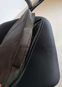 Black Step-IN Laptop Bag