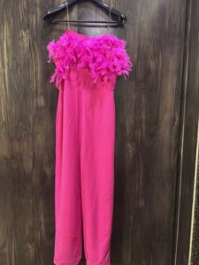 Gorgeous 🪶 Feather Drsss Like New With Tag