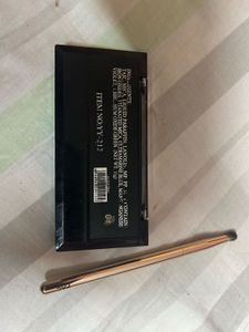 Eyeshadow Palette with Brush