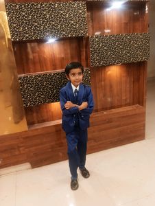 Royal Blue coat pent set. It's 5 piece set. Coat Pent Jacket Shirt And Tie. Fit In 4-6 Year Boy.