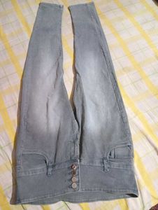 Grey 🩶 Jeans 👖