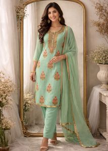 Handwork’s Elegant Mint Green Embroidered Kurta Se
