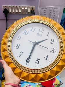 Elegant Gold Wall Clock