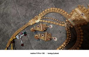 Golden antiq  Jewellery Set
