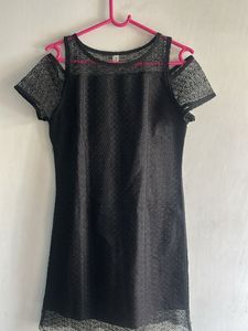 Chic Black Cold Shoulder Lace Dress with waist