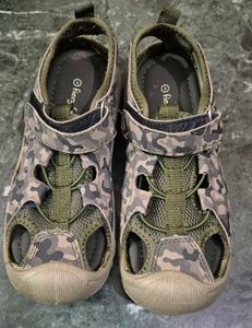 Brand new Kids Camo Sport Sandals in size 1