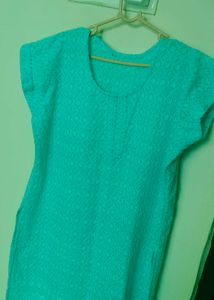 Chikenkari kurti
