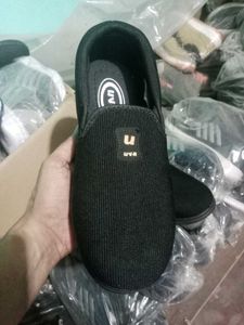 NEW NO USED CASUAL SHOES,