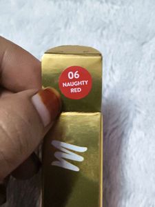 Myglamm Dual Lipstick 06 Nauty Red