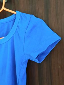 H&amp;m Vibrant Blue Cropped T-Shirt