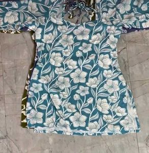 Floral Print Short kurti 🩵