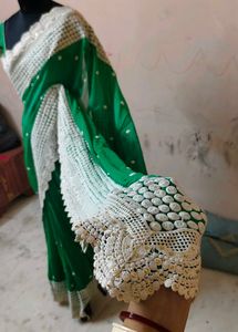 pure Georgette 💯 Elegant Green Saree with White L