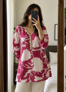 Maroon &amp; White Floral Kurta