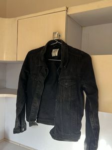 People - Classic Black Denim Jacket