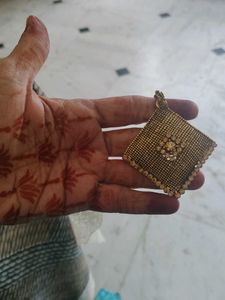 Exquisite Diamond &amp; Gold Pendant