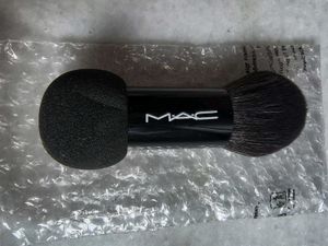 M-A-CStack Mascara + MAC Makeup Brush
