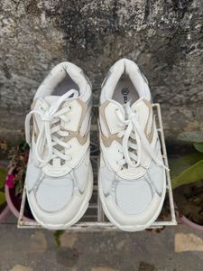 White Shoes – Size 39