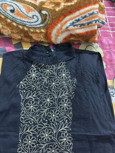 Elegant Black Embroidered Kurta