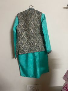 Manyavar Kurtha
