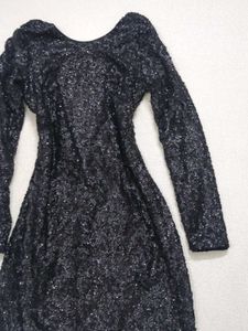 ⭐SALE PRICE ⭐H&amp;M Sequin Mini Dress ✨ Deep V Back
