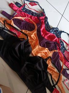 full comfortable and good quality bra.6 pis