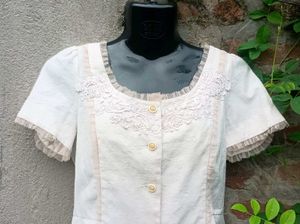 Chic White Lace Trim Short Sleeve Top