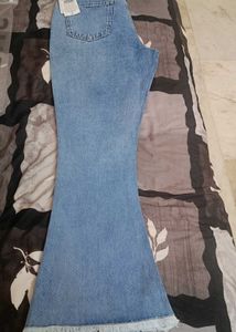 Frilled Hem Flared Jeans