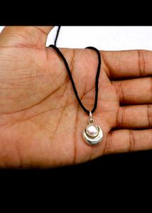 92.5 silver pearl pandent (चंद्रमा)