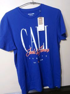 Men's Casual Tshirt.  New With Tag Good Condition
