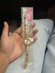 Elegant Gold Tone Bracelet Watch