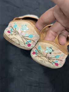 Embellished Jutti Flats