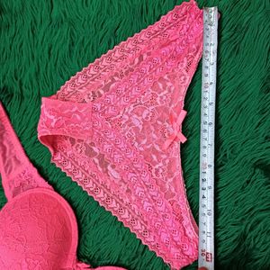 Lace Bra &amp;🫴🏻🎁 Panty Set