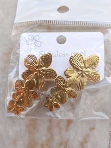 Gold Flower Dangle Earrings