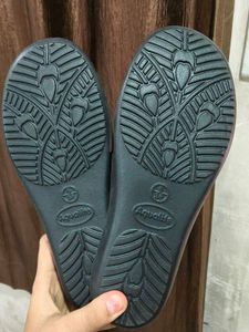 Aqualite Flip-Flop slipper.  size 6