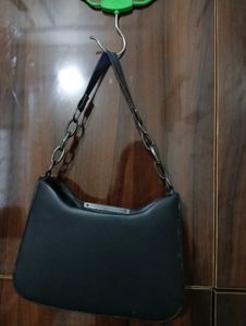 Chic Black Hobo Bag with Chain Strap