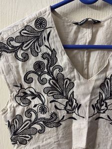 Embroidered Cropped Top