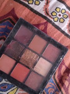 9-Color Eyeshadow Palette