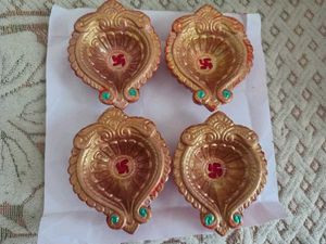 Set of 4 Decorative Diyas