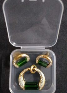 Elegant Green Stone & Diamond Jewelry Set